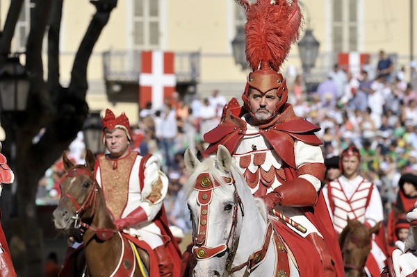 Il capitano Vespa lascia il Palio di Asti