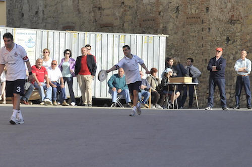 A Vignale la prima supercoppa di tamburello a muro