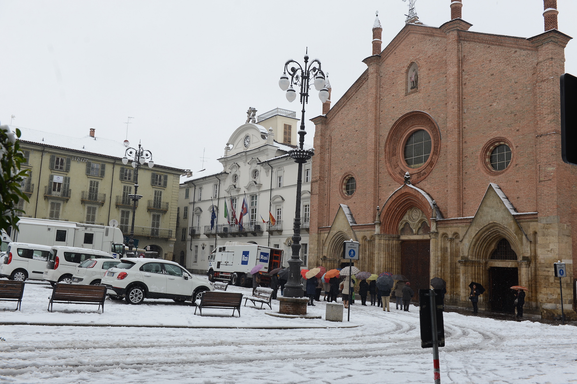 Causa neve crolla il palchetto di piazza San Secondo