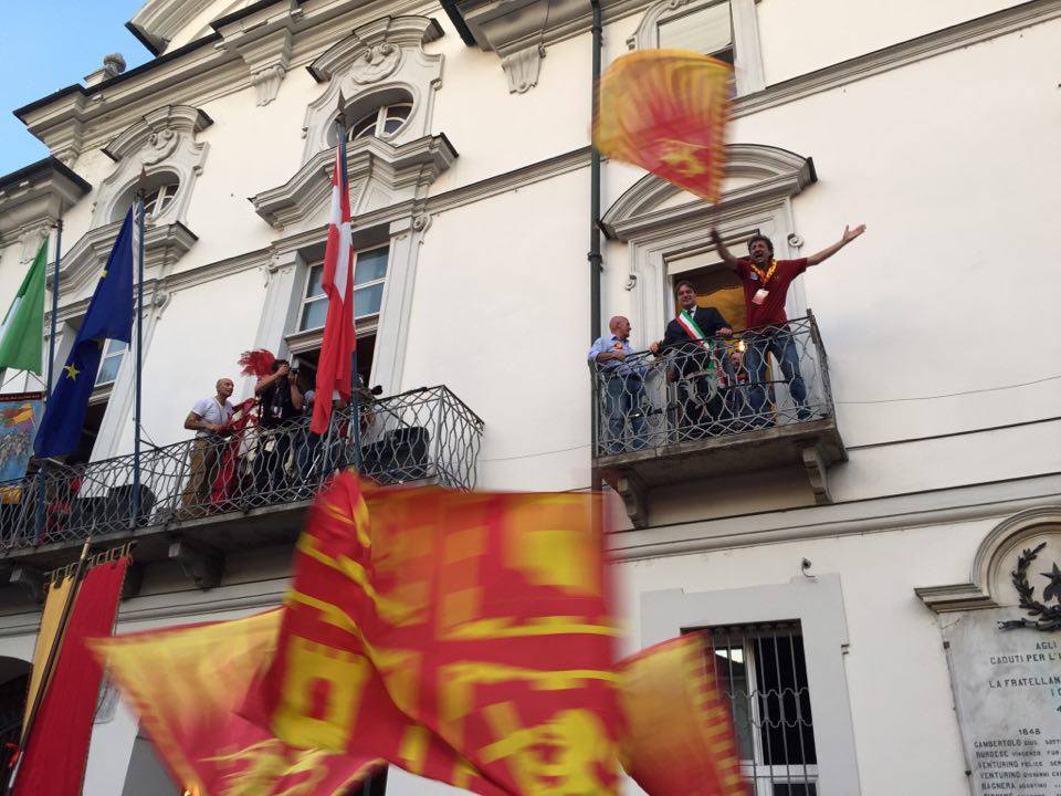 Palio di Asti. A Nizza il drappo, a San Damiano le acciughe