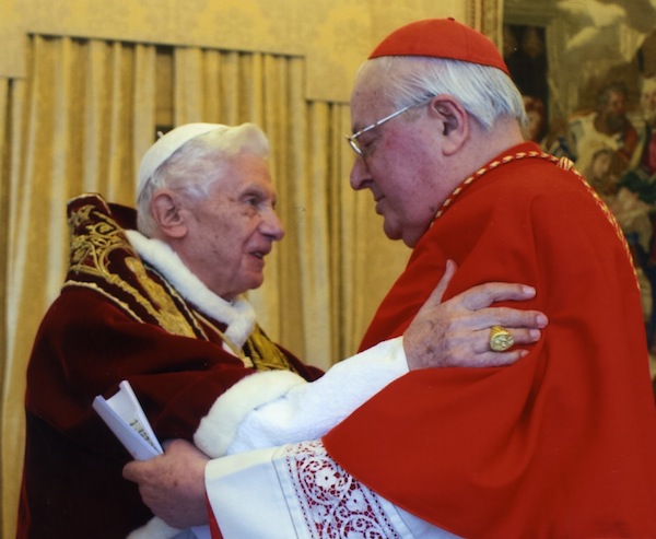 I cardinali ringraziano Benedetto XVI