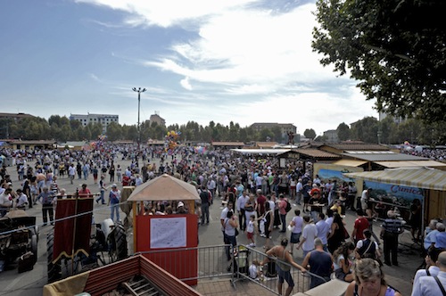 Sagre sicure: stop alla vendita di bottiglie in piazza