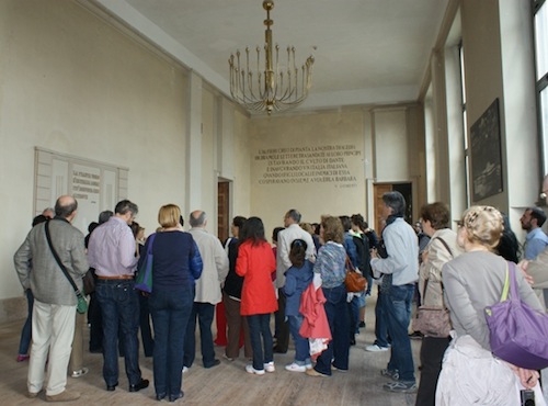 Storie dietro al portone per riabitare palazzo Alfieri