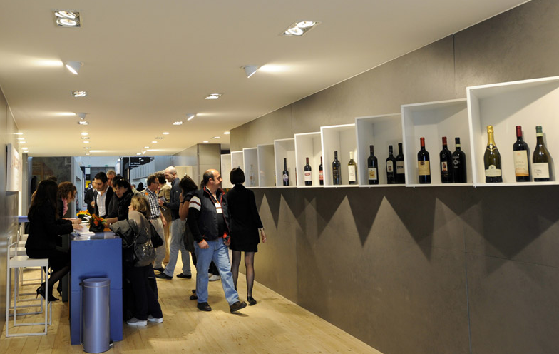 Speciale Vinitaly. Acquisto del vino? L’uomo è cicala, la donna formica