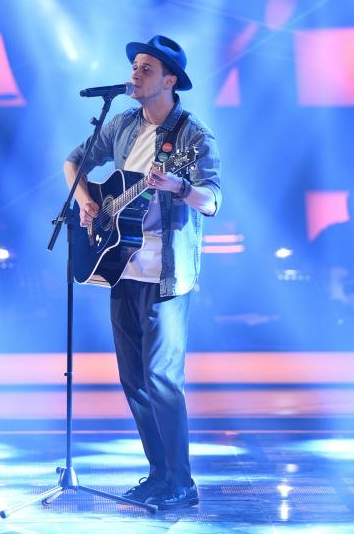 L’astigiano Andrea Cerrato passa la blind audition a “The Voice of Italy”