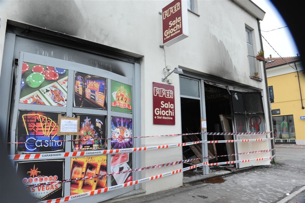 Incendio al Piper di corso Casale: la fotogallery