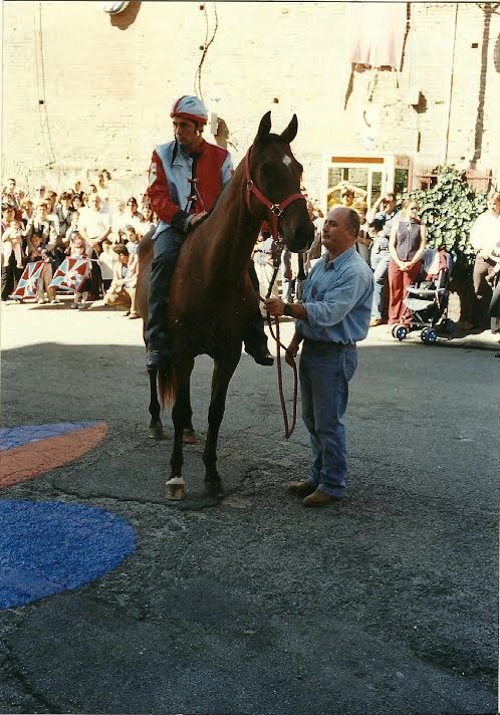 Palio. Santa Caterina in campo con Brio, il nuovo fantino per la corsa del 2014