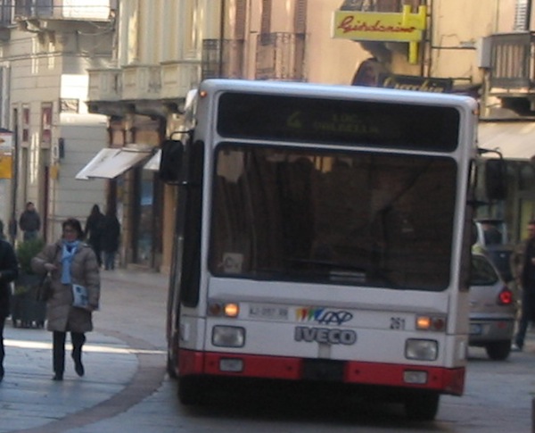 Cambiano gli orari degli autobus astigiani