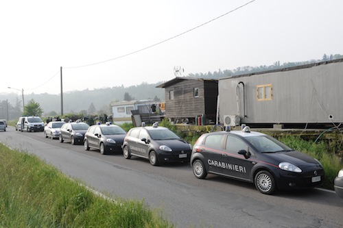 Controllo al campo nomadi di via Gurra: un romeno denunciato dai carabinieri