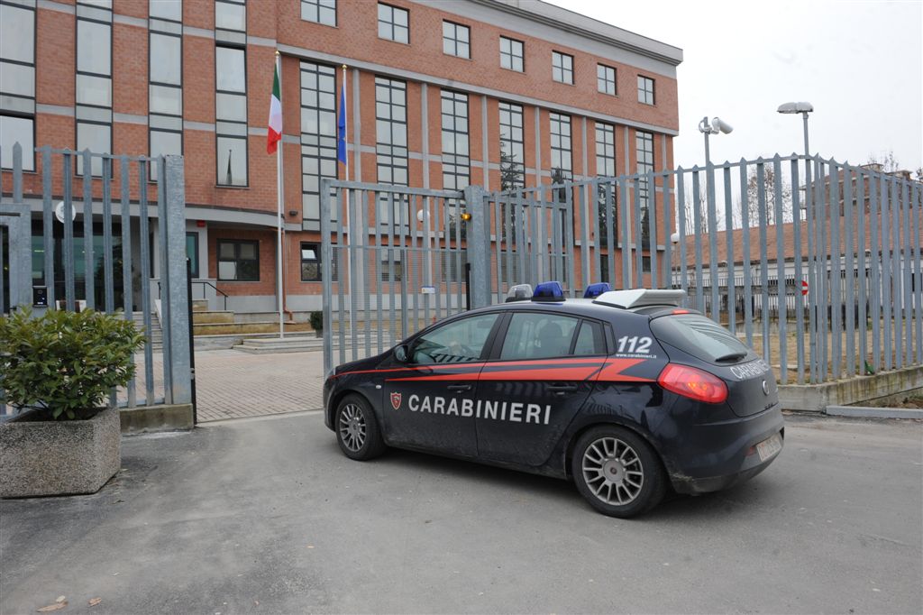 Sorpresi a rubare nei garage di via Monti: albanesi denunciati dai carabinieri