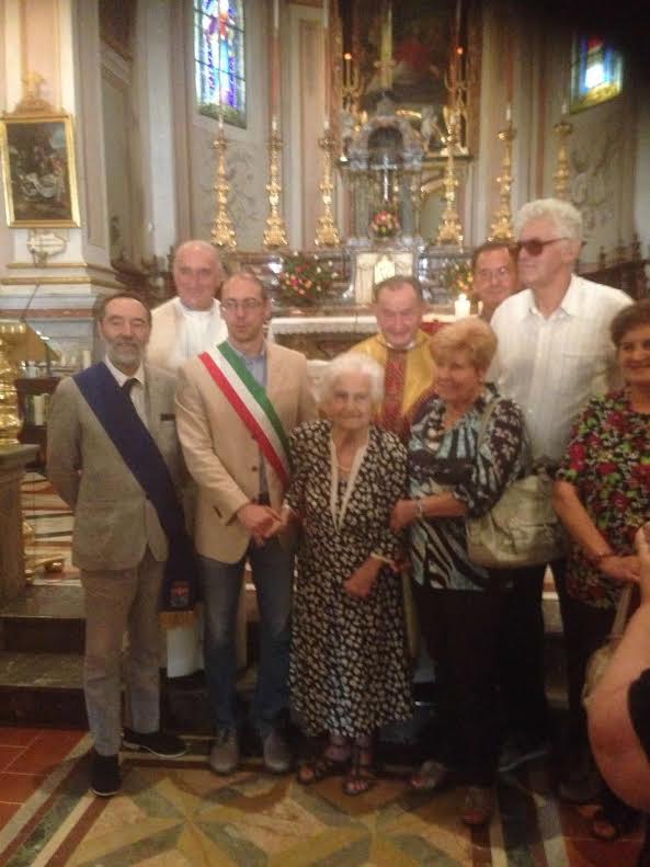 Insegnante centenaria festeggiata a Castelnuovo Calcea