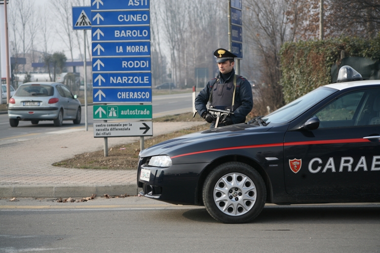 Fugge contromano in autostrada: topo d’auto arrestato dai carabinieri