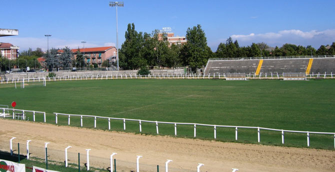 Lo stadio Censin Bosia si rifà il look