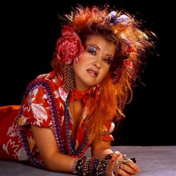 Cindy Lauper sul palco del Gru Village