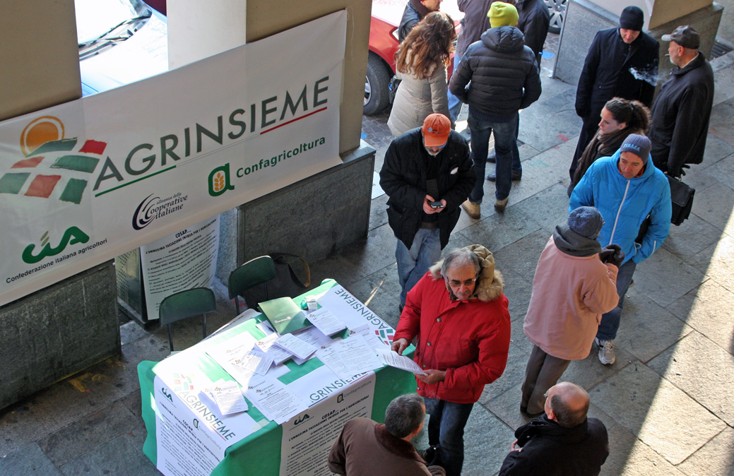 Trattori in piazza per dire no alla Cosap