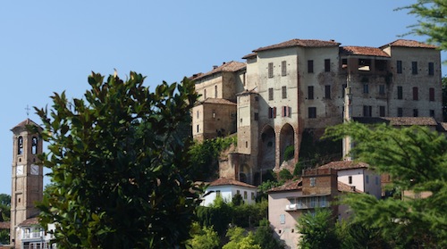 La Banca Intesa San Paolo finanzierà i lavori al castello di Frinco