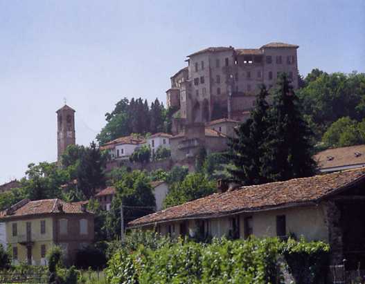 Cerca di dare fuoco al Municipio di Frinco