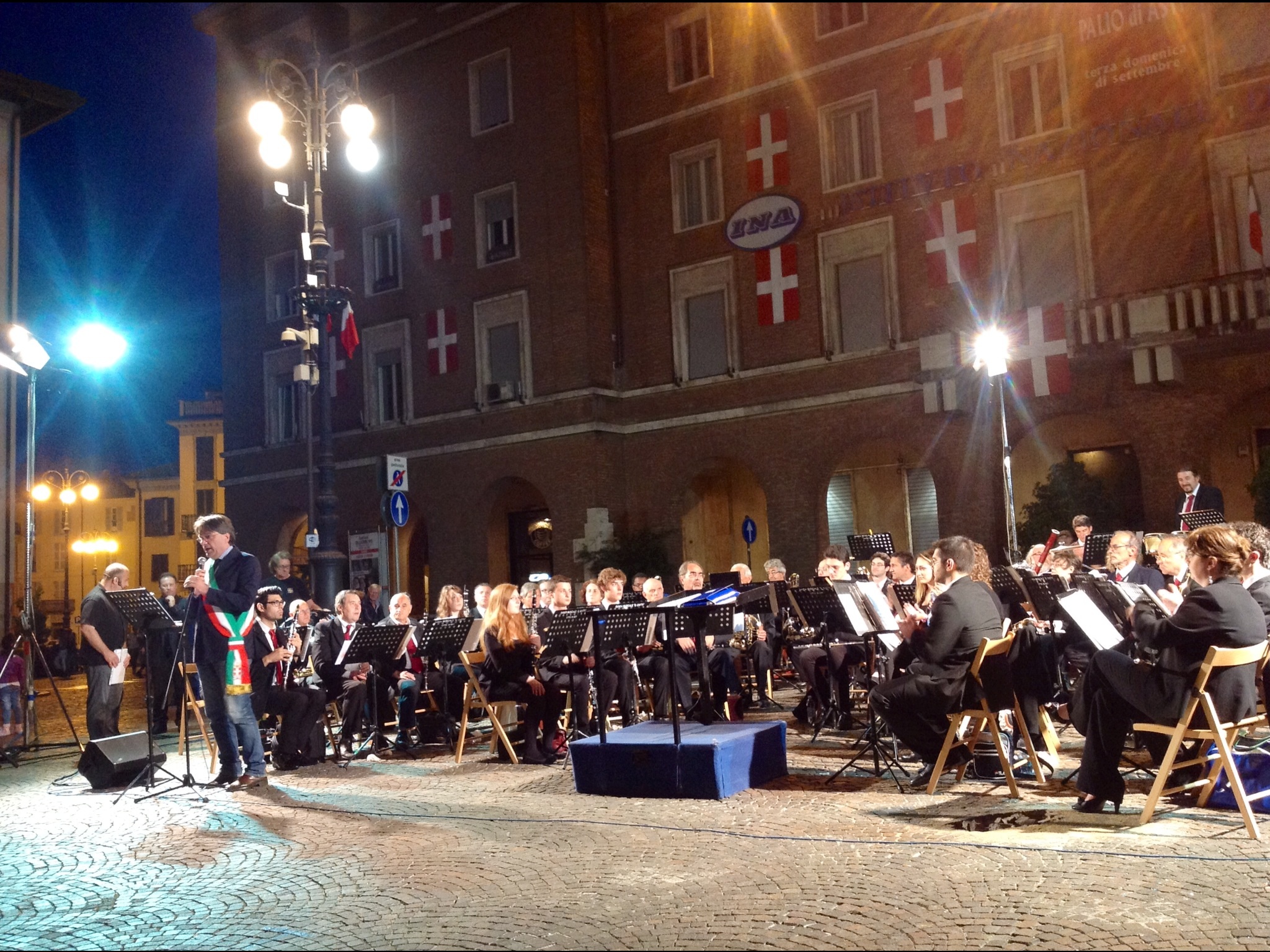 In piazza per i cani guida dell’Apri