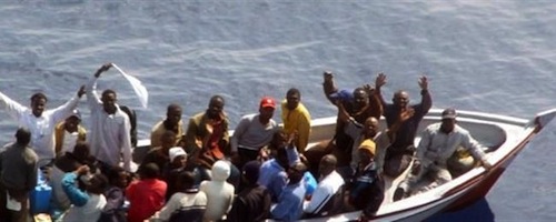 In piazza per “restare umani” dopo la tragedia di Lampedusa