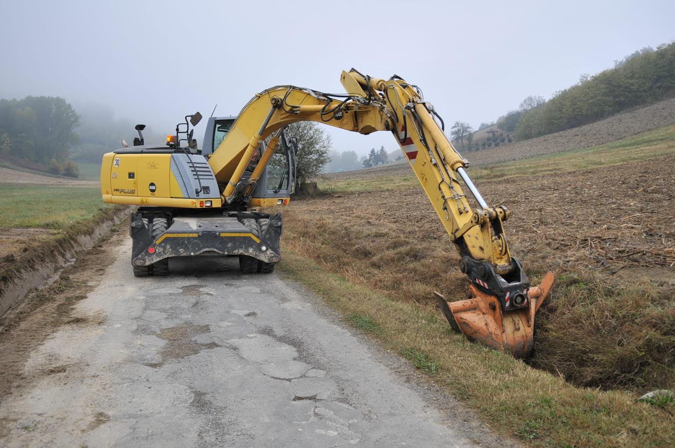 Iniziati i grandi lavori sulle strade frazionali di Asti: asfalti e fossati per 500.000 euro