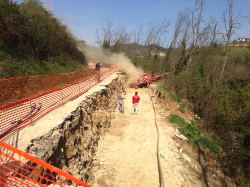 Asti-Portacomaro: si raccomanda l’uso della tangenziale per “saltare” il cantiere della nuova fognatura che servirà la frazione e la Fondalpress