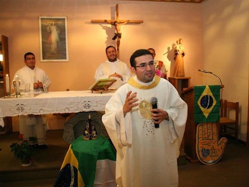Messa in portoghese nella chiesa N.S. di Lourdes