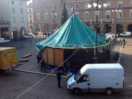 Arrivato il ballo a palchetto per il capodanno astigiano