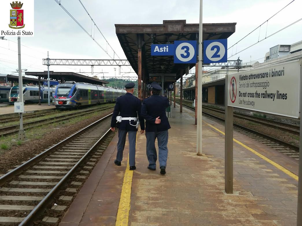 Asti, giovane arrestato dalla Polfer per aver derubato una pendolare sul treno
