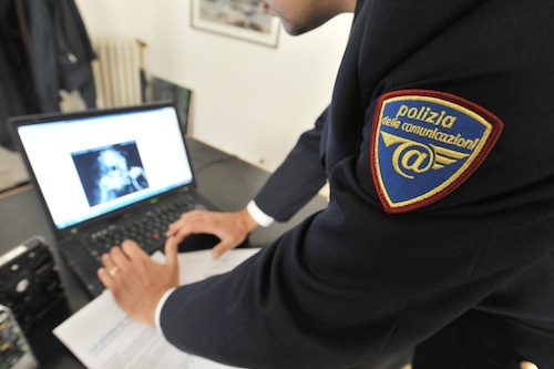 Asti, la polizia denuncia quattro persone per diffamazione e minacce a mezzo web