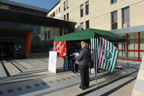 E’ iniziato il presidio informativo davanti all’ospedale di Asti