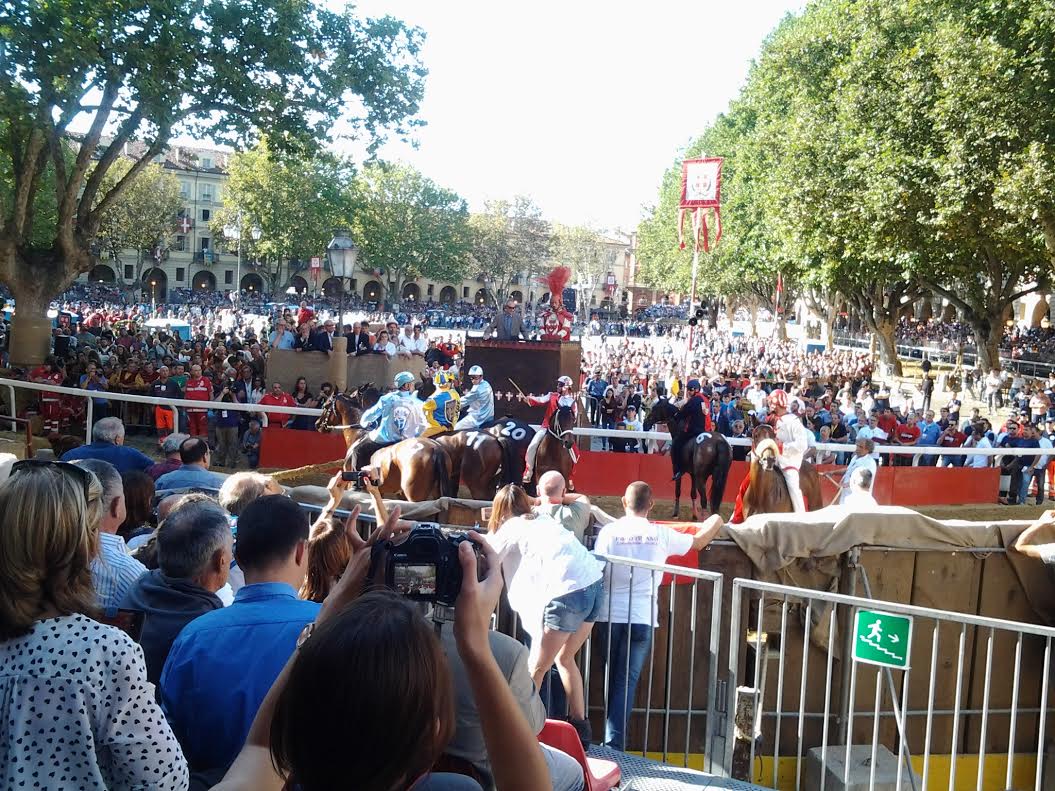 Palio di Asti. Don Bosco vince la prima batteria