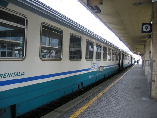 Furto di rame provoca ritardo dei treni