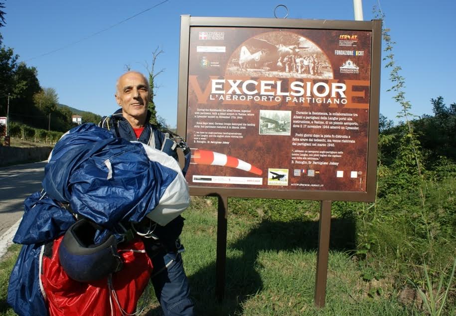 I paracadutisti sono tornati a lanciarsi sull’aeroporto partigiano di Vesime