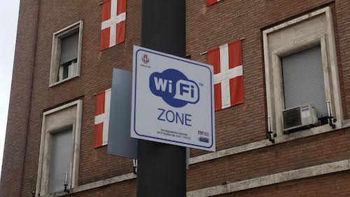 Gli attivisti 5 Stelle Asti verificano lo stato delle postazioni Wi Fi