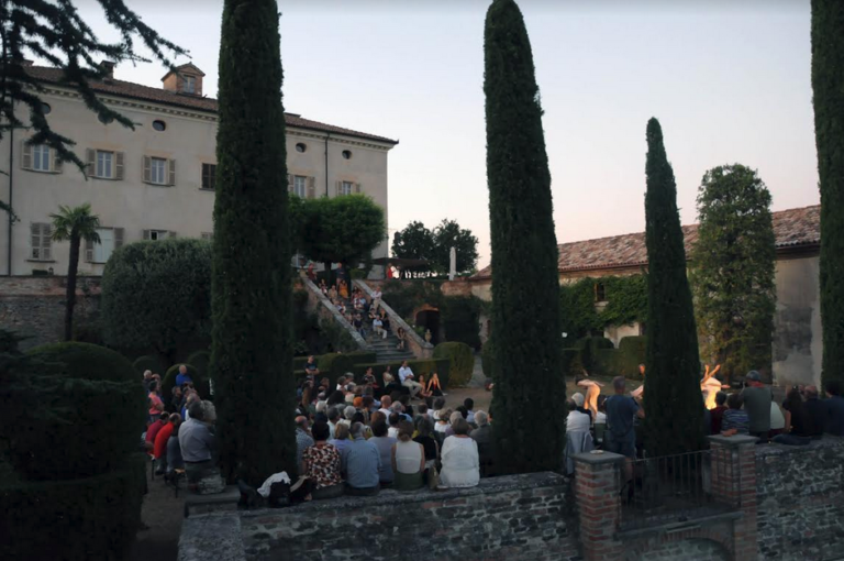 Paesaggi e oltre: il Parco del Castello di Coazzolo diventa luogo di narrazione e convivio