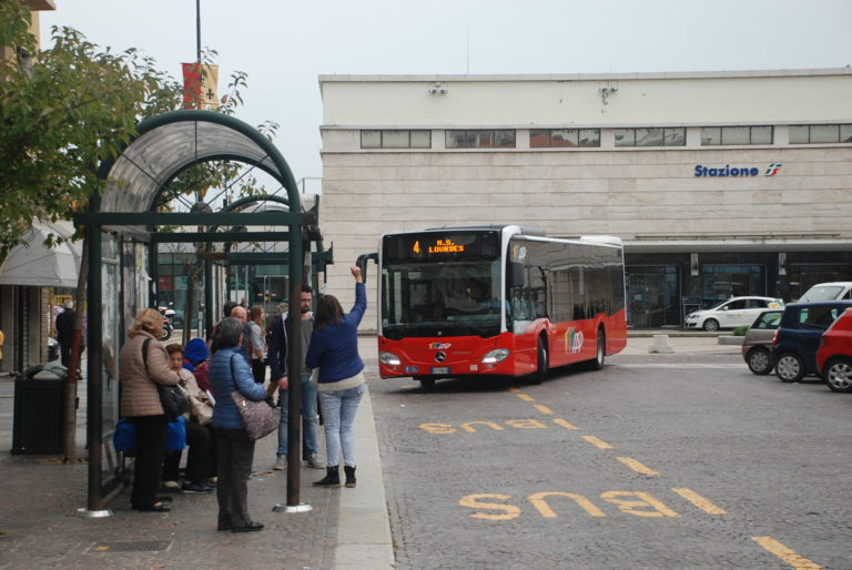 I bus della linea 4 di Asp cambiano percorso fino a martedì 22 maggio