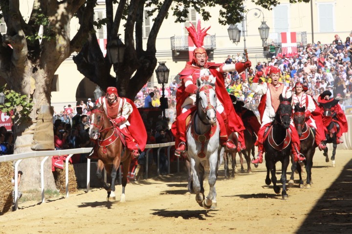 Asti, cambiano i magistrati del Palio