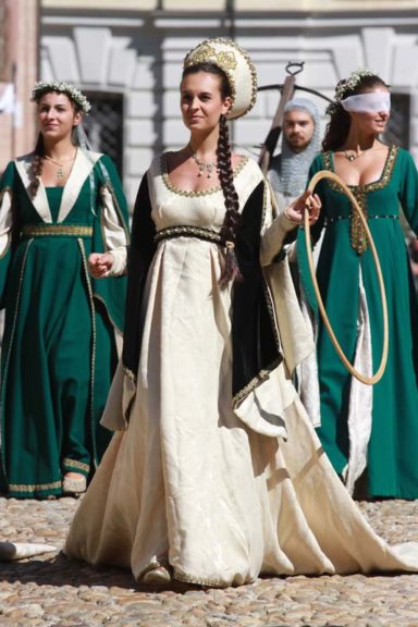Sfilata del Palio. Le prime immagini da piazza Cattedrale