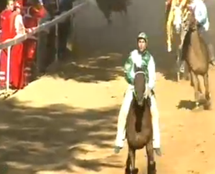 Palio di Asti. San Martino San Rocco vince la prima batteria