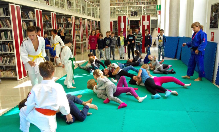 Successo in biblioteca per l’iniziativa contro il bullismo “Judo e lettura”