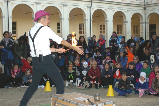 Stregati da Halloween: la festa al Museo dei fossili e a Palazzo Mazzetti conquista i bambini