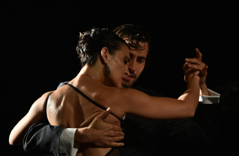 Sabato 3 febbraio l’atteso appuntamento con Tango Historias de Amor al Teatro Alfieri