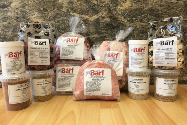 Ad Asti apre Barfiamo il primo negozio di alimenti raw food per cani e gatti