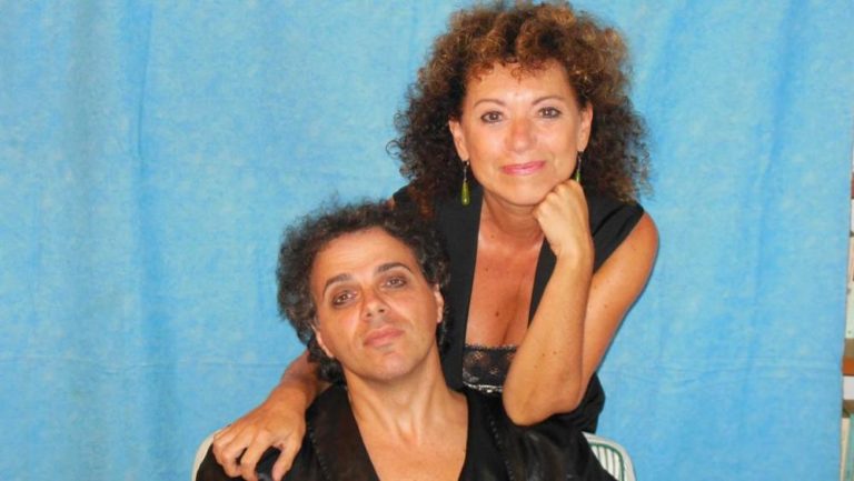 Continua la stagione teatrale di Nizza Monferrato: “Paralisi ad aria condizionata”, di Pellegrino Delfino con Silvana Nosenzo e Mario Li Santi
