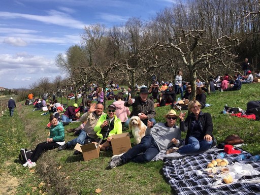 Successo per la camminata di Pasquetta organizzata ad Agliano Terme: le foto