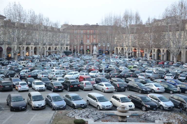 Asti, dal 10 dicembre parcheggi gratuiti per Natale