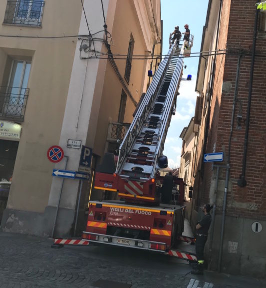 Via Monsignor Rossi chiusa al traffico