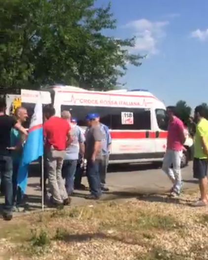 Sciopero davanti alla Dierre di Villanova: operaio urtato da un’auto durante il picchetto