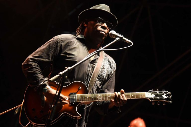 Il blues di Joe Louis Walker ad Astimusica: la fotogallery