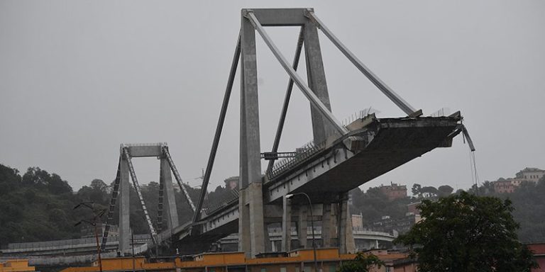 Da Asti a Genova, vigili del fuoco impegnati sul crollo del viadotto Morandi